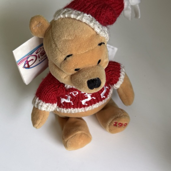 Vintage 1999 Disney Winter Sweater Winnie the Pooh Bear Red Knit Hat Plush T2 - Picture 11 of 15